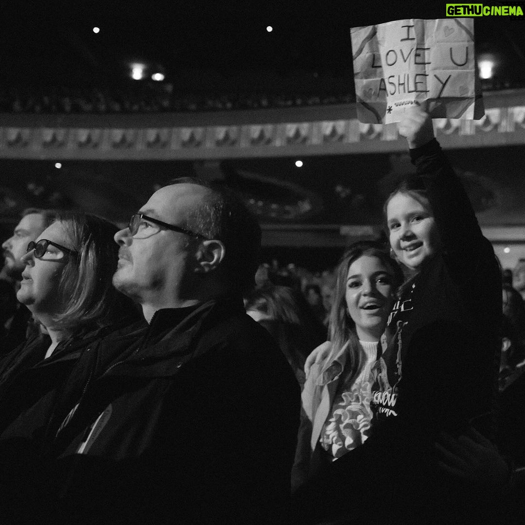 Ashley McBryde Instagram - London! You’re always so good to us! From the first note I ever sang to you, you’ve been behind us cheering us on. Last night was one of those shows we will talk about for a long time. Thank you for your magic! 📸 by @christiegoodwin and @aubreywisephoto Eventim Apollo