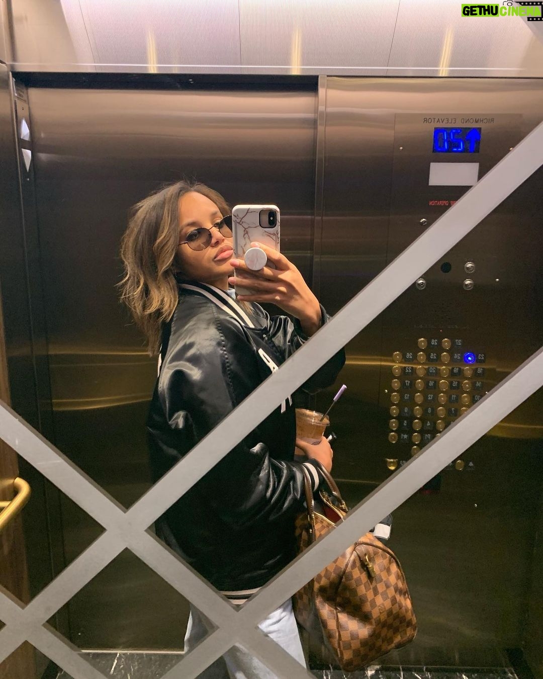 Ashley Nicole Williams Instagram - surprise 👱🏽♀️ color by: @hairbygav