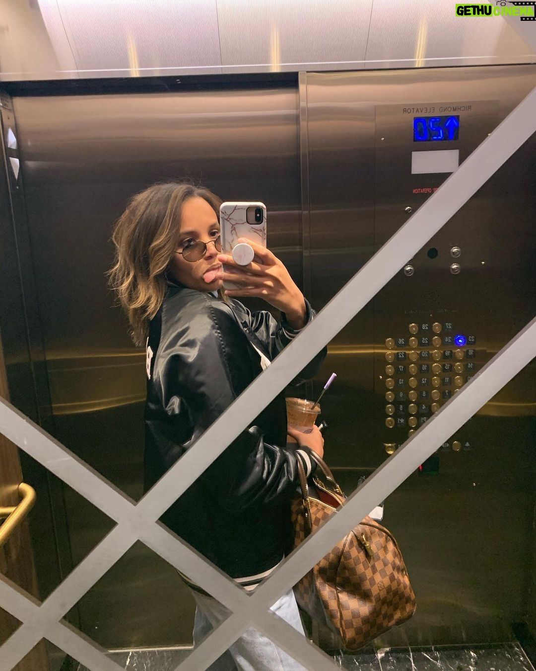 Ashley Nicole Williams Instagram - surprise 👱🏽♀️ color by: @hairbygav