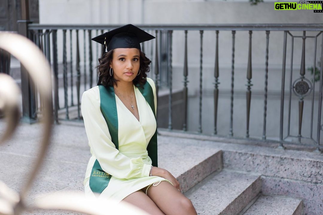 Ashley Nicole Williams Instagram - we LIT. May 16, 2020. My (original) Graduation Day. Unfortunately I couldn’t walk the stage and half of my senior year was canceled because of the pandemic, but my God helped me finish strong. SHE’S DEGREED!!!!! Baylor University