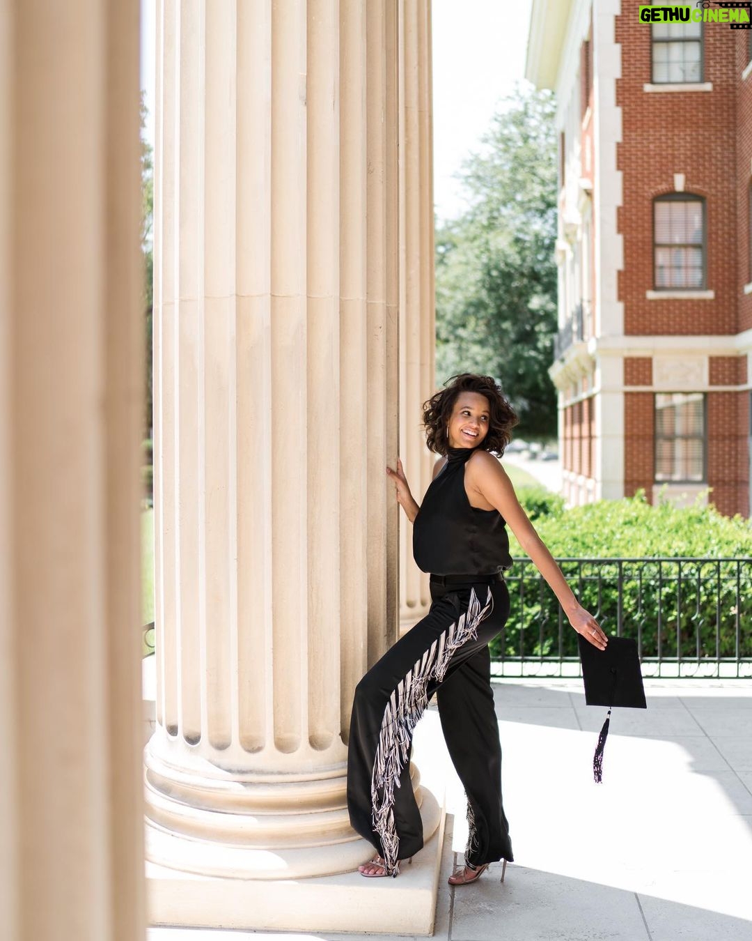 Ashley Nicole Williams Instagram - finishing college ON TIME while filming a television show is my biggest flex. Baylor University
