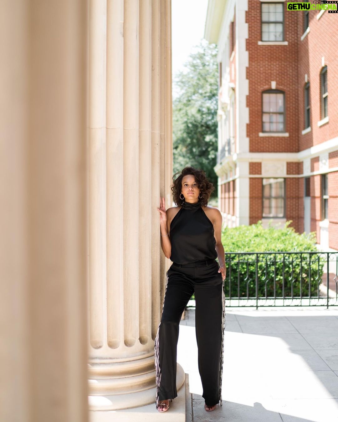 Ashley Nicole Williams Instagram - finishing college ON TIME while filming a television show is my biggest flex. Baylor University