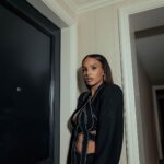Ashley Nicole Williams Instagram - otw 🖤 fit: @area hair: @rena.calhoun makeup: @shannonpezzetta nails: @tracynailssss photographer: @eyevisionphotos