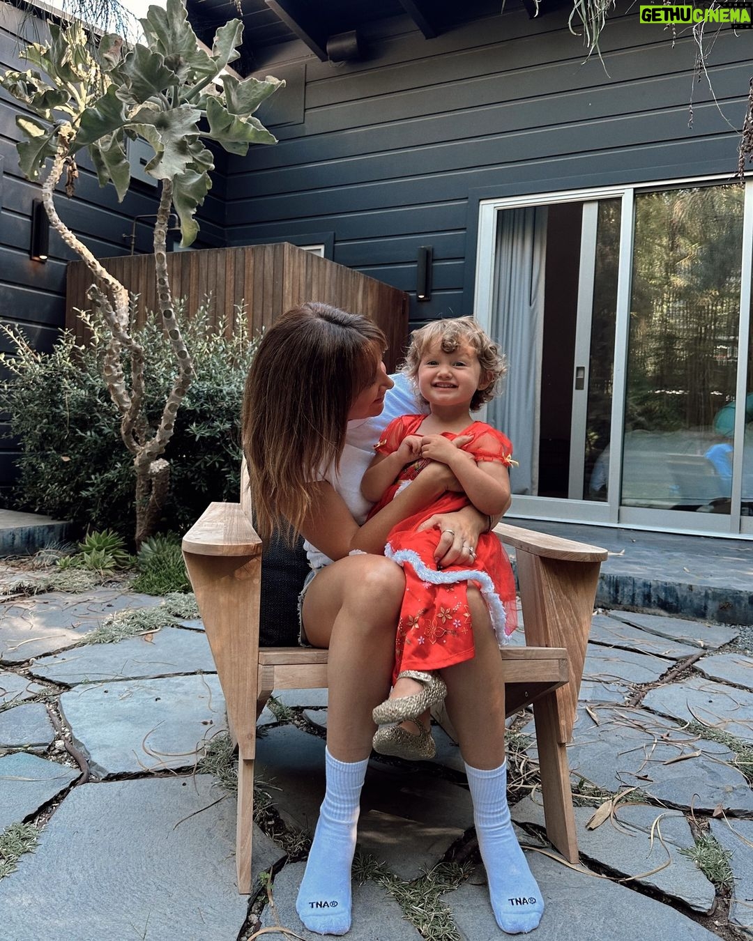Ashley Tisdale Instagram - someone's ready for halloween 🎃