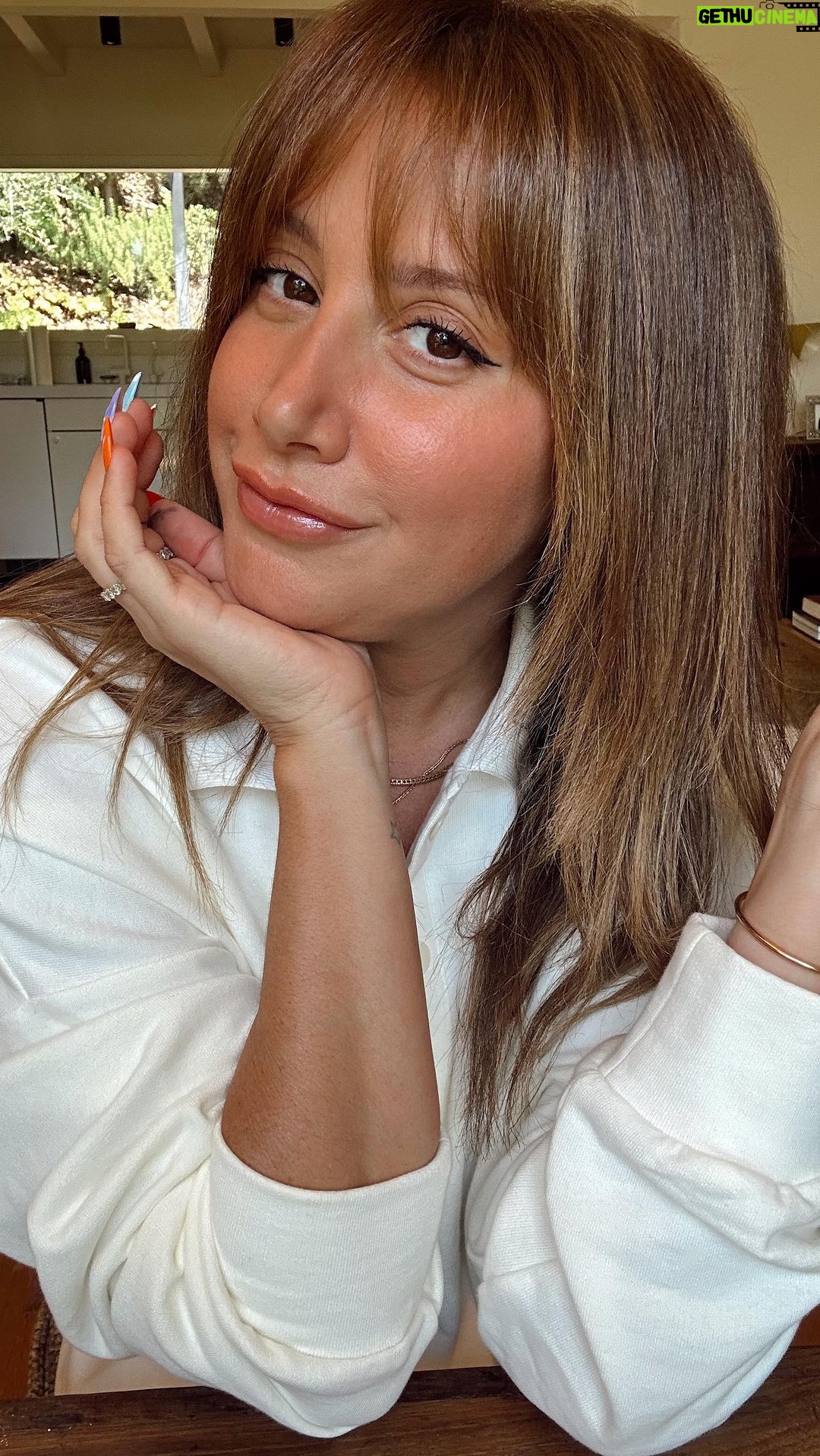 Ashley Tisdale Instagram - strawberry girl 🍓❤️