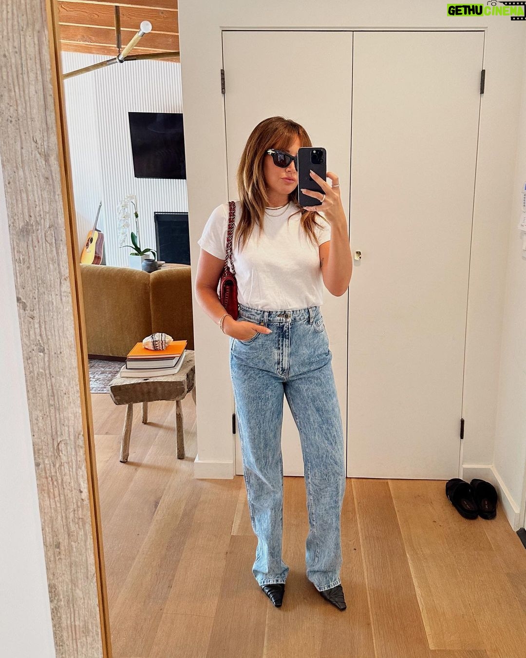 Ashley Tisdale Instagram - a blue jeans and white tee kind of day 🤍