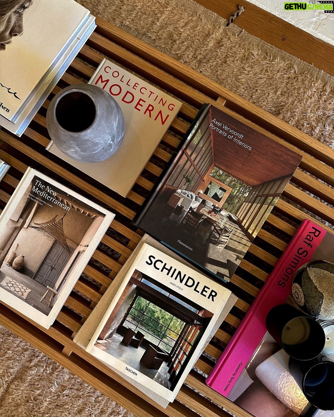 Ashley Tisdale Instagram - styling a coffee table is an easy way to add character to your space. start with a color scheme, layer with decorative pieces like vases and candles and pick books that speak to your interests for an extra personal touch.