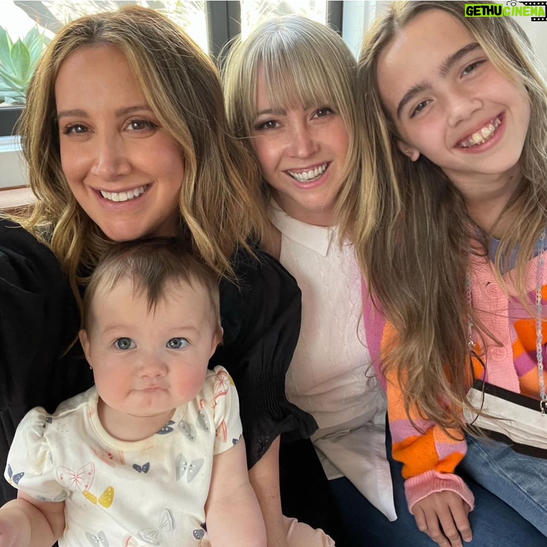Ashley Tisdale Instagram - Happy birthday to my beautiful sister @jenkellytisdale. You’re the best sister and I’m so so lucky!! I love you so much ❤️❤️❤️