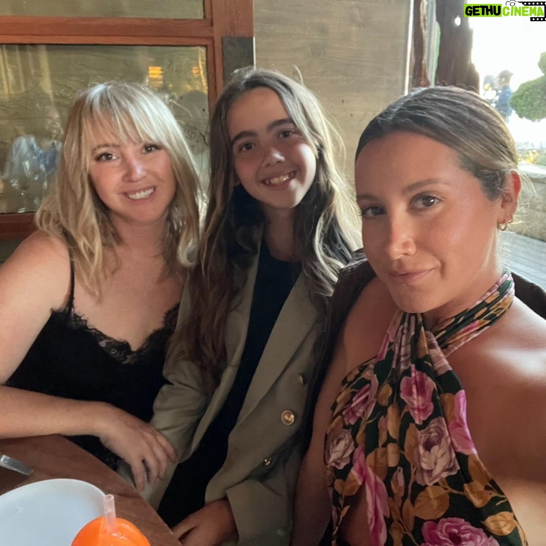 Ashley Tisdale Instagram - Happy birthday to my beautiful sister @jenkellytisdale. You’re the best sister and I’m so so lucky!! I love you so much ❤️❤️❤️