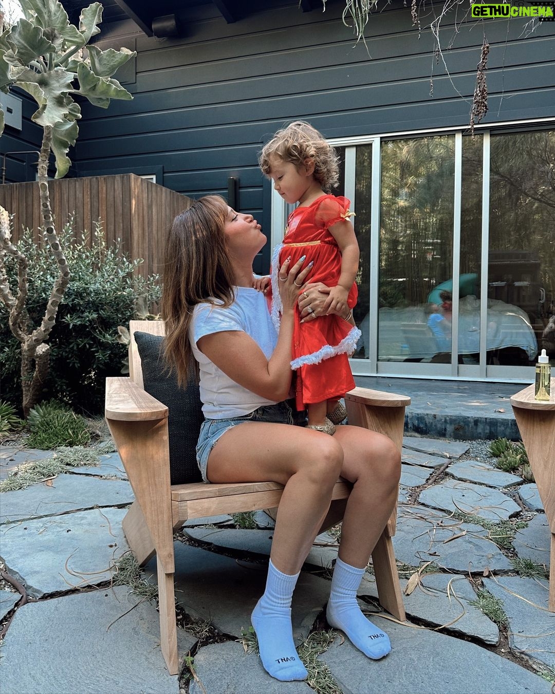 Ashley Tisdale Instagram - someone's ready for halloween 🎃