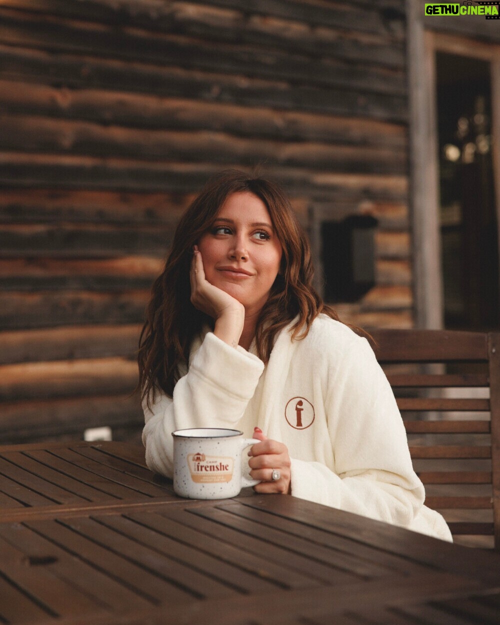 Ashley Tisdale Instagram - A much needed coffee and sunset break to unwind ☕