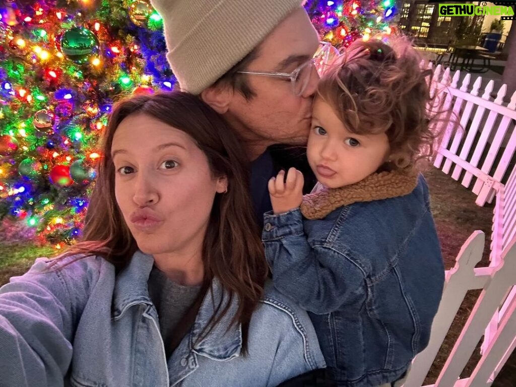Ashley Tisdale Instagram - Merry Christmas from the French family!!