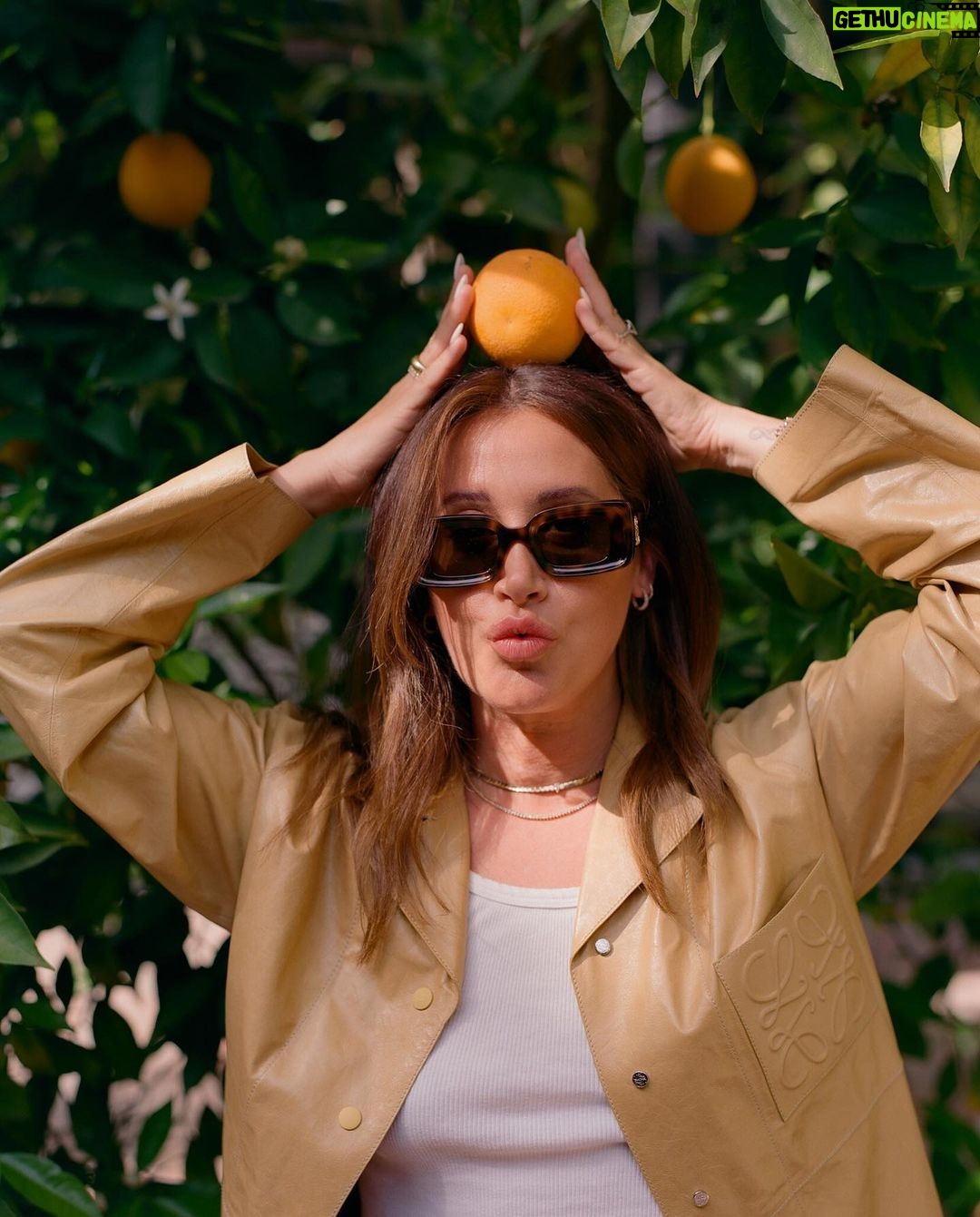 Ashley Tisdale Instagram - Manifesting summer 🍊