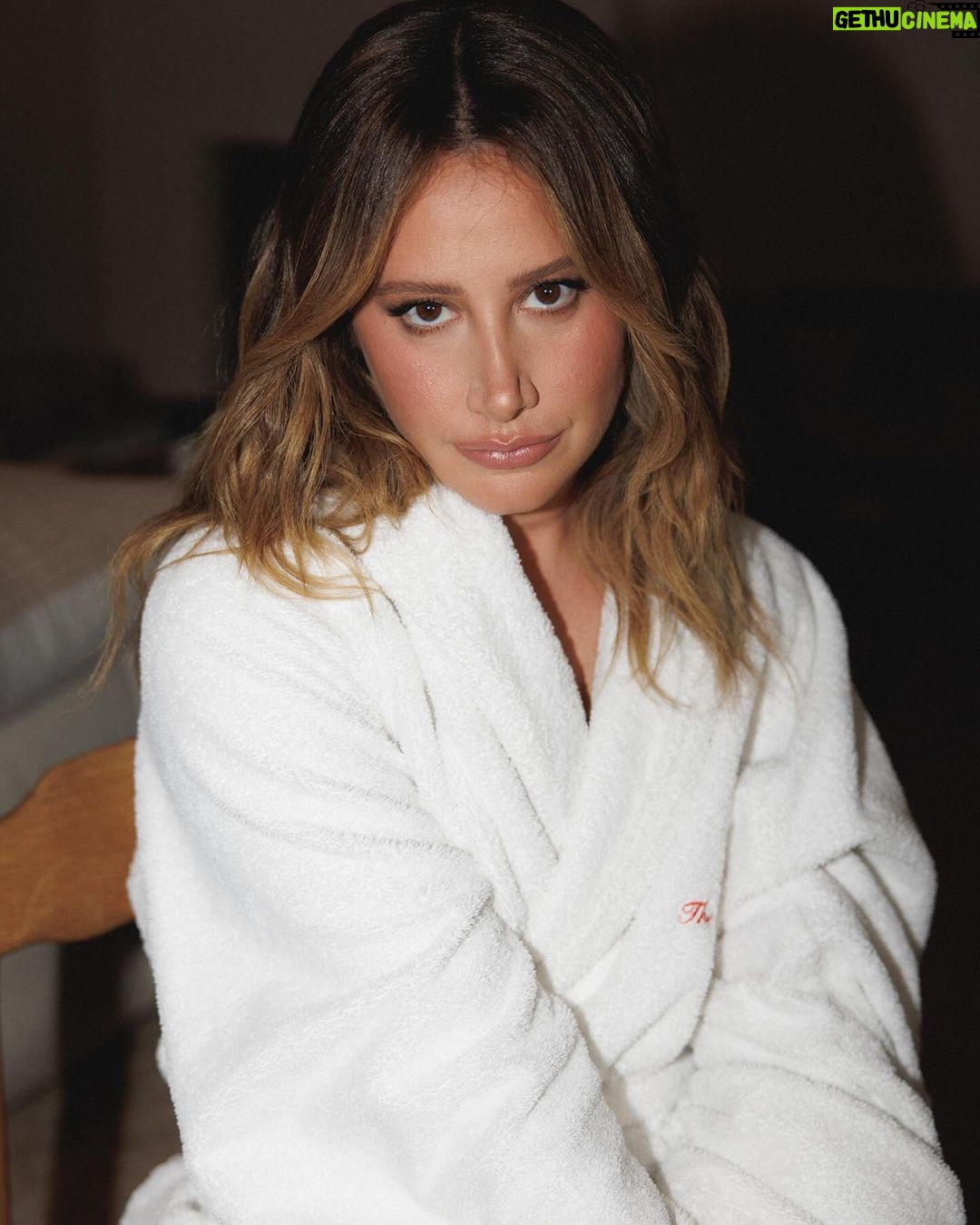 Ashley Tisdale Instagram - ‘Cause if I was a man, then I’d be the man 🎶 Such a great night celebrating so many amazing women @elleusa Women in Hollywood