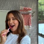Ashley Tisdale Instagram - #ad You know I LOVE a good morning ritual and taking care of my dental health is a big part of my overall wellness routine. Even though I’m becoming more proactive with my oral health, dental anxiety is REAL and I haven’t always felt confident going into my appointments. That’s why I’m excited to be partnering with @Colgate to share how I take control of my oral health by using Colgate Total Plaque Pro-Release, a toothpaste that significantly reduces harmful plaque bacteria. It’s empowering to know I’m doing what I can to be dentist ready and help stop get ahead of oral health problems (like cavities and gingivitis) before they start. #ColgatePartner #DentistReady 🪥