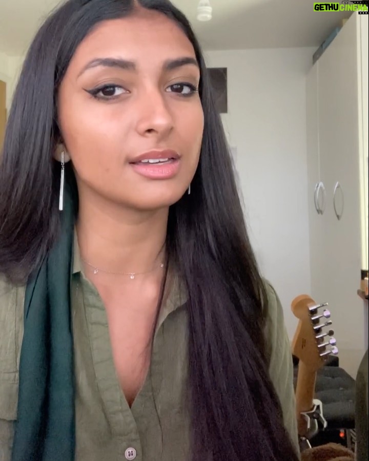 Ashnaa Sasikaran Instagram - Nena X Irava Pagala - by @yendry @singerhariharana @sujathamohanofficial @itsyuvan . First Spanish/ Tamil mashup (Feel free to correct pronunciation as always!🙏🏽) Recently got shown this Spanish song and been obsessed with “Nena” ever since! Super outside my comfort zone loool but I wanna keep pushing to try new things... so let me know what u think of this! 😅