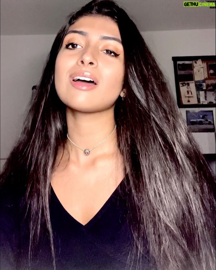 Ashnaa Sasikaran Instagram - Naan Sonadhum Mazhai - by @iamnareshiyer @saindhavi_prakash @gvprakash . Tried something pretty new for me😬 Just got a midi keyboard, but don’t have a clue how to play the keys 😅... so bare with me on my journey of starting to learn :) Let me know what you think 🥰xxx