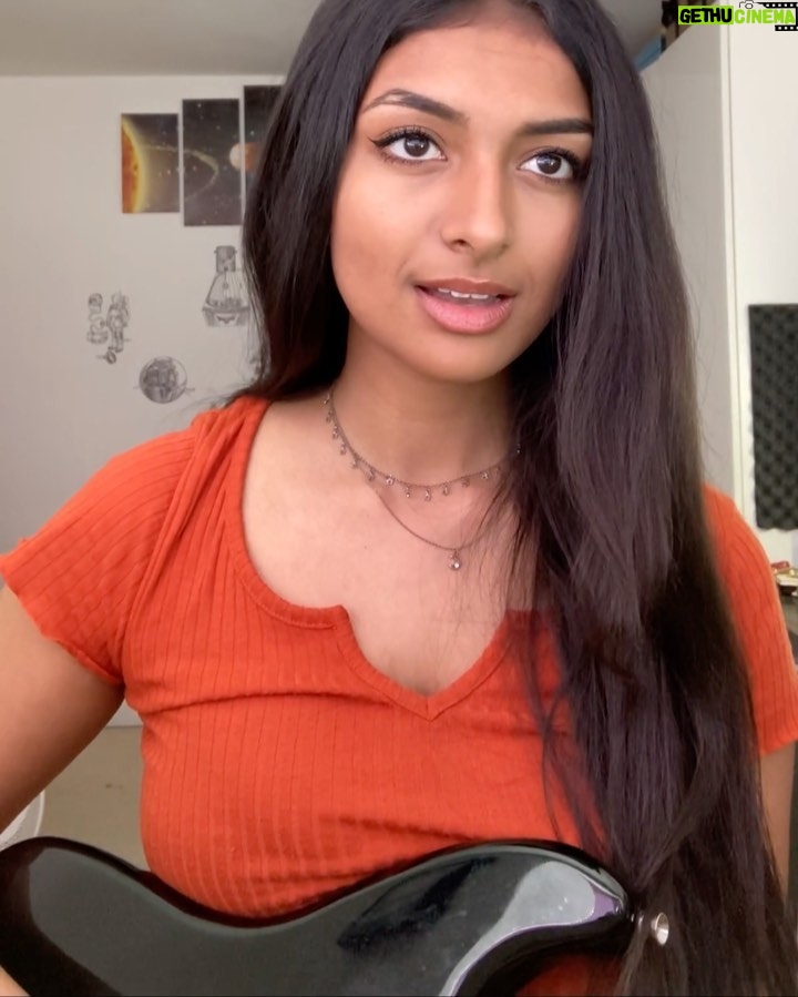 Ashnaa Sasikaran Instagram - Paakatha - by @thisisdsp . Hope you enjoy my take on this song, and let me know what you think!! 🥰x
