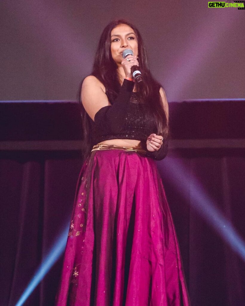 Ashnaa Sasikaran Instagram - ✨KOG 2021✨- super blessed to perform alongside @mj.melodies for Kings of Gaana🙏🏽 all the acts were crazyyy, was amazing to watch live 🤝 loved being on stage after so long, thank you for all the love!!🥰