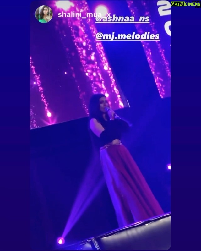Ashnaa Sasikaran Instagram - ✨KOG 2021✨- super blessed to perform alongside @mj.melodies for Kings of Gaana🙏🏽 all the acts were crazyyy, was amazing to watch live 🤝 loved being on stage after so long, thank you for all the love!!🥰