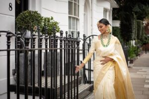 Ashnaa Sasikaran Instagram - AAROMALE

Rebranding Shoot 
Shoot owner & Saree by @ranyasarees
Mua @makeupbyeva
Stylist @silksandstripes
Model @ashnaa_ns
Photography @concepts_bysugini
Videography @yaalini.ilankumaran
Jewellery @deeyajewellery
Blouse @tailored_bylatha
Creative brief @madebydiwani
Planner @x_ajii_x
Rolls-Royce @bee_wedding_cars