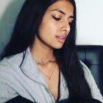 Ashnaa Sasikaran Instagram - Oru Deivam Thandha Poove - by @chinmayisripaada and P.Jayachandran. Hope you enjoy :) ❤️✨