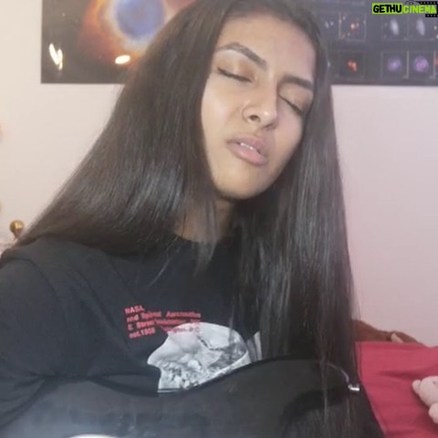 Ashnaa Sasikaran Instagram - Here’s my take on Queen by @jessiej, I definitely don’t know how to play the guitar so please excuse any bad technique/playing :) been meaning to start posting lil covers for ages now so here’s my first one finally 😊#slylytrynaturnthisintoamusicaccount #queenjessiej