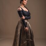 Ashnaa Sasikaran Instagram - We’re almost there with the releases… but in the meantime, here’s a lil lengha pre-shoot :) and guysss my Amma made this whole lengha?!? The WHOLE thing from scratch?!? Very lucky/spoiled to have my very own tailor/stylist🥹 @vani.sasikaran 📸 - @sarveshwar_photography 📹 - @sgousigan
