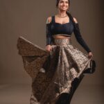 Ashnaa Sasikaran Instagram - We’re almost there with the releases… but in the meantime, here’s a lil lengha pre-shoot :) and guysss my Amma made this whole lengha?!? The WHOLE thing from scratch?!? Very lucky/spoiled to have my very own tailor/stylist🥹 @vani.sasikaran 📸 - @sarveshwar_photography 📹 - @sgousigan