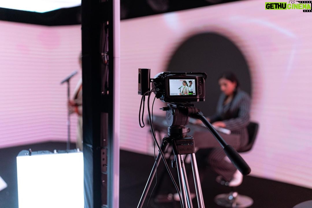 Ashnaa Sasikaran Instagram - Here’s some photos from jamspot episode seven! 📸 If you haven’t already, make sure you check out the full episode on YouTube and other major platforms! | Link in Bio 🎶🎬 📷: @achuckr Vocals: Ashnaa (@ashnaa_ns) Keyboard: Sathvika Krishnan(@saf.ssk) Violin: Ramanan Nathan (@ramanan98) follow/subscribe to @jamspot.co on all platforms to keep up with the latest music releases 🎶 and interviews with the artistes 👫🏾 London, United Kingdom