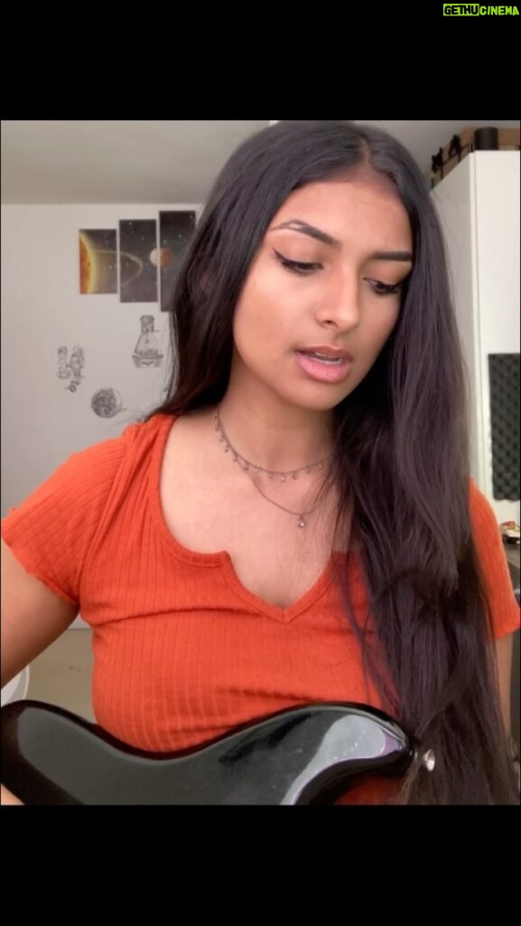 Ashnaa Sasikaran Instagram - Paakatha - full cover on my Spotify profile “Ashnaa”, and all other streaming platforms! Thank you so much for all the love on this one, and please check out the full cover if you haven’t already :) Keep streaming and supporting, lots of love 💗 xx #paakatha #devisriprasad #ashnaa #ashnaasasikaran #spotify #streaming #tamilcover #fullcoveragefoundation #tamil #tamilsong #tamilcinema #applemusic #tamilmusic #singer #tamilsinger