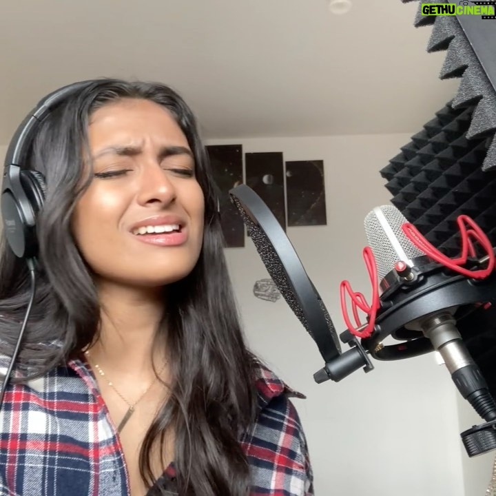 Ashnaa Sasikaran Instagram - Poyisonna Posikiduven - (99 Songs) - #99songscoverstar #99songs @arrahman . Link in my bio for the full video on YouTube! This is my entry for the 99SongsCover challenge, I hope you enjoy!! It would mean the absoluteee world to me if you could tag @arrahman if you enjoyed it🥺🙏🏽 this song is absolutely crazy, I love it so much!! And thank you so so much for all the constant support throughout, I genuinely appreciate it!❤️ @officialjiostudios @ym_movies @idealentinc @jiocinema @joinmaajja @yaallfest @sonymusic_south @sonymusicindia