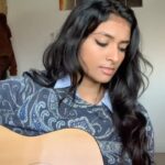 Ashnaa Sasikaran Instagram – Thendrale – by @arrahman @unnikrishnan_p.official @singer_mano #dominiquecerejo . Quickk cover of this beautiful melody, please let me know what you think as always!🙏🏾 have some exciting projects on the way very soon! :) hope you’re all well❤️ #thendrale #arrahman #unnikrishnan #tamil #acousticguitar #cover #tamilcover #music #reels #fyp #foryou #tamilsong #singer