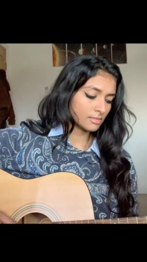 Ashnaa Sasikaran Instagram - Thendrale - by @arrahman @unnikrishnan_p.official @singer_mano #dominiquecerejo . Quickk cover of this beautiful melody, please let me know what you think as always!🙏🏾 have some exciting projects on the way very soon! :) hope you’re all well❤️ #thendrale #arrahman #unnikrishnan #tamil #acousticguitar #cover #tamilcover #music #reels #fyp #foryou #tamilsong #singer