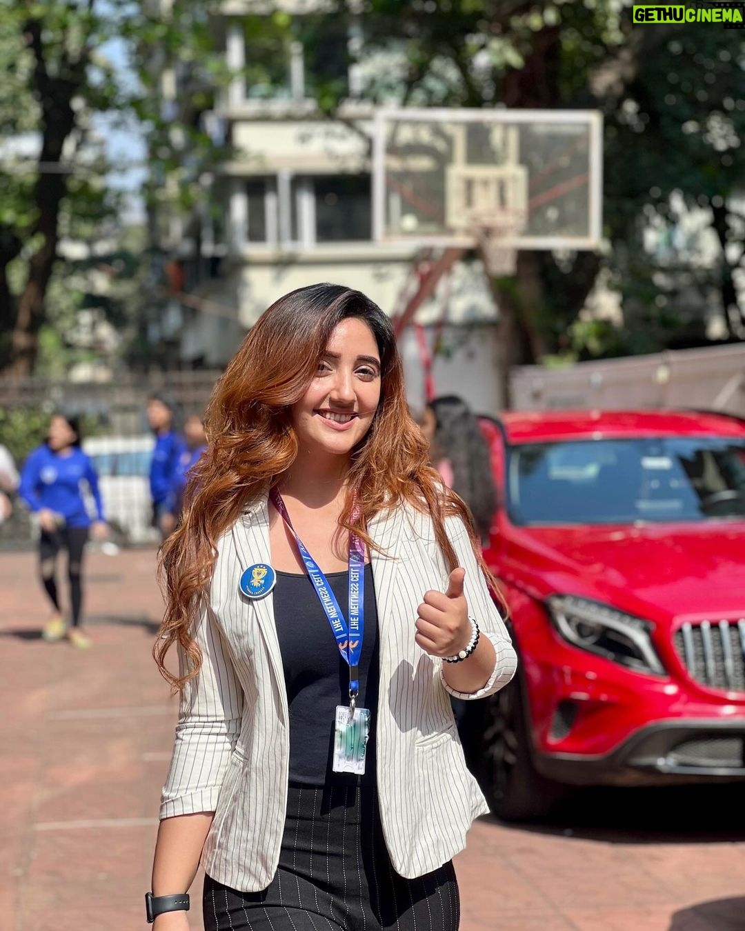 Ashnoor Kaur Instagram - Jan camera crumbs📹🤍 #MonthlyRecap Lotsa college events, concerts, breaking frames, gopi ben, visiting school after 3 full years, and many many memories✨