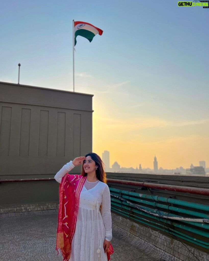 Ashnoor Kaur Instagram - Happy republic day, jai hind!!! 🇮🇳🤍 India
