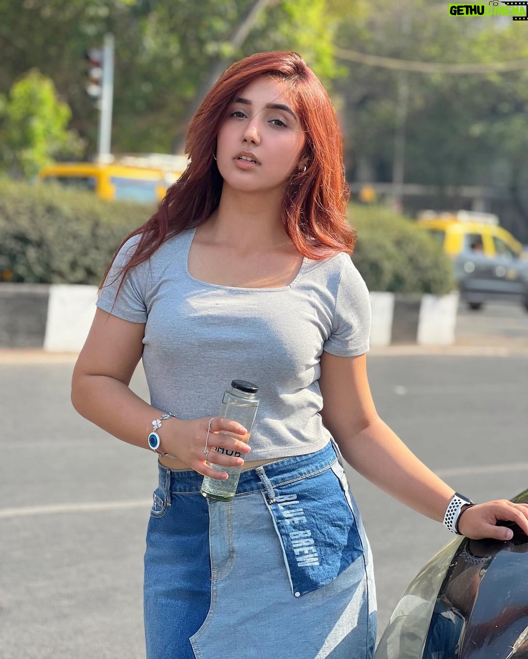 Ashnoor Kaur Instagram - Last day of college for #2k23 🤍