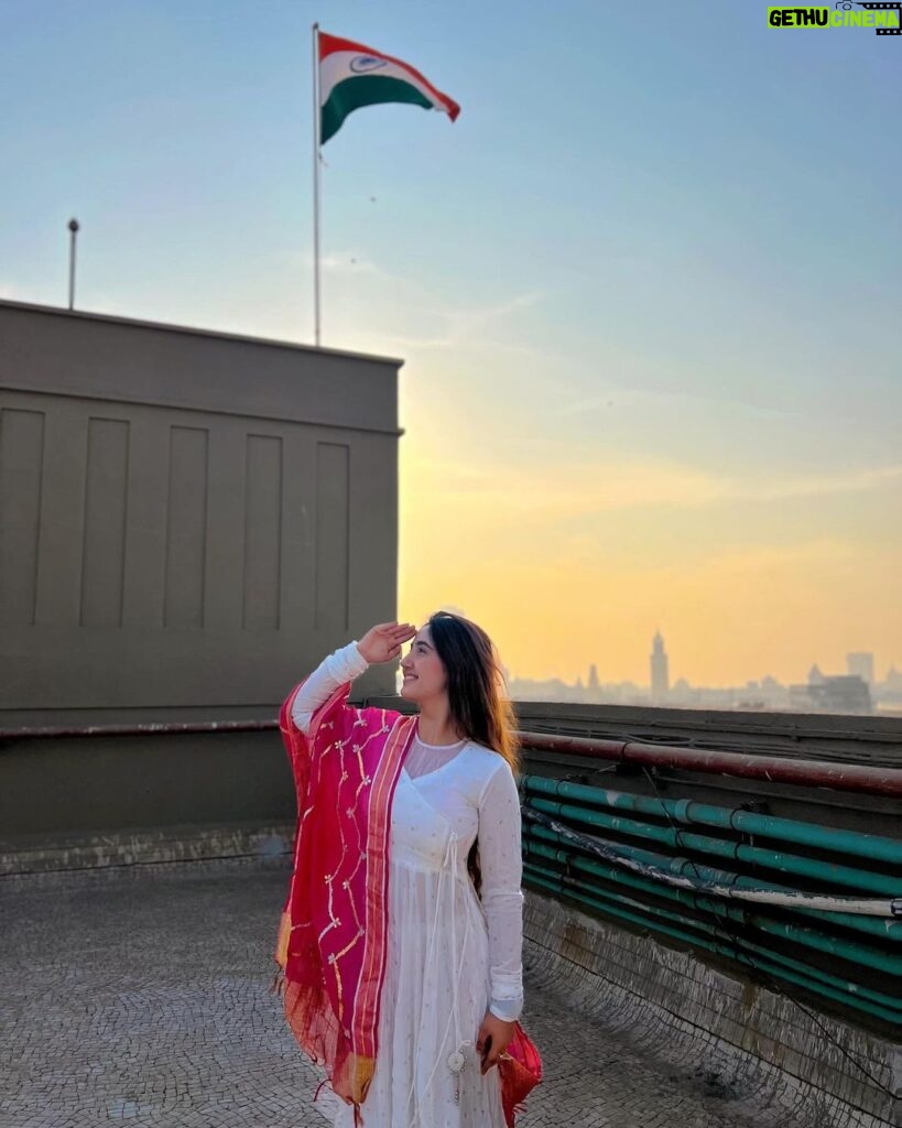 Ashnoor Kaur Instagram - Happy republic day, jai hind!!! 🇮🇳🤍 India