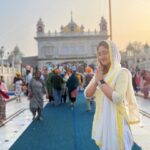 Ashnoor Kaur Instagram – Blessed start to 2024🤍 Sachkhand Shri Hazur Sahib Nanded