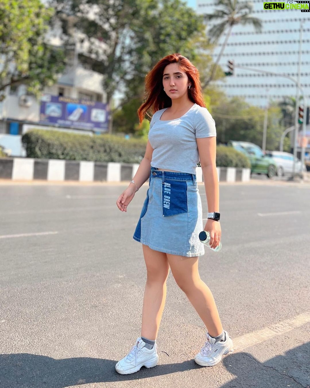 Ashnoor Kaur Instagram - Last day of college for #2k23 🤍