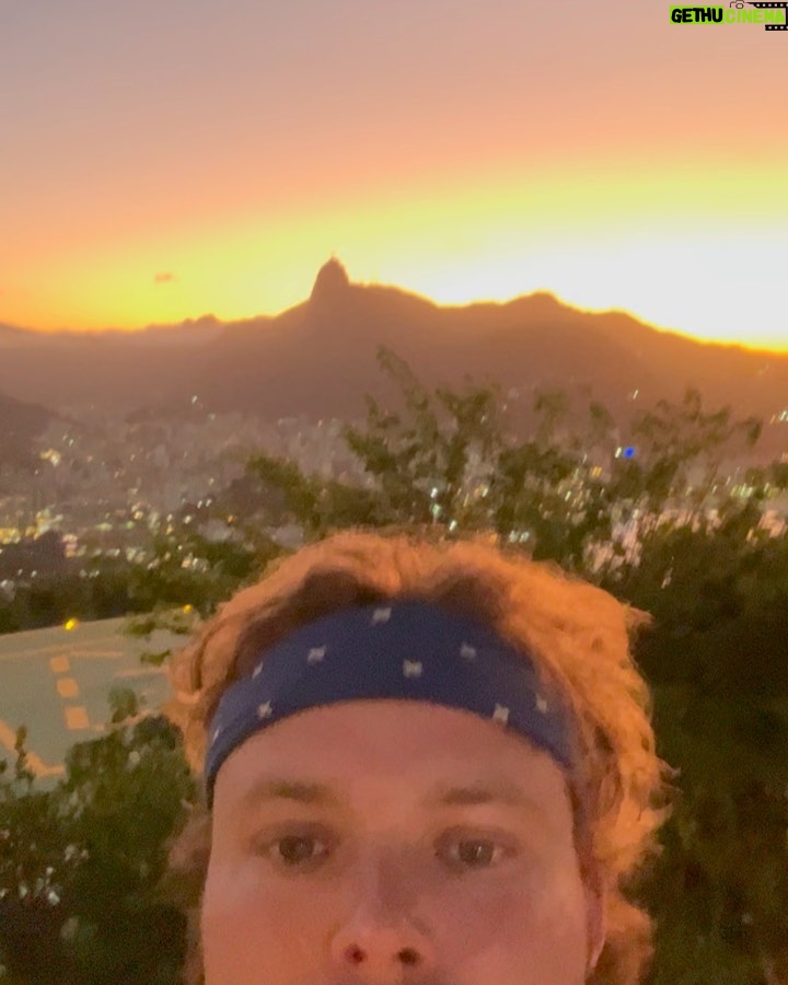 Ashton Irwin Instagram - we’re in Rio, Brasil! See you at the show! ✌☀❤ @5sos