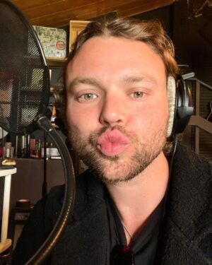 Ashton Irwin Instagram - Back on the mic!!!!! 🎤 🤘🏼🫶🏻♥️