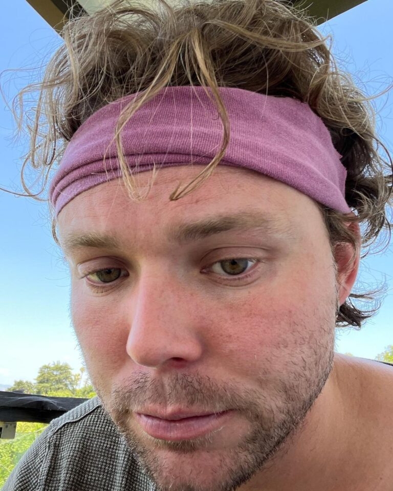 Ashton Irwin Instagram - beholding an awesome period of growth in many areas of life these days. so excited to see my 5SOS people out on the road with the band& for you to witness our latest dream creation! these are preparation hours for me. Get fit, get sharp, get fast, get discipline,to thrive, survive, and get closer to the divine! ✌🏻 Los Angeles, California