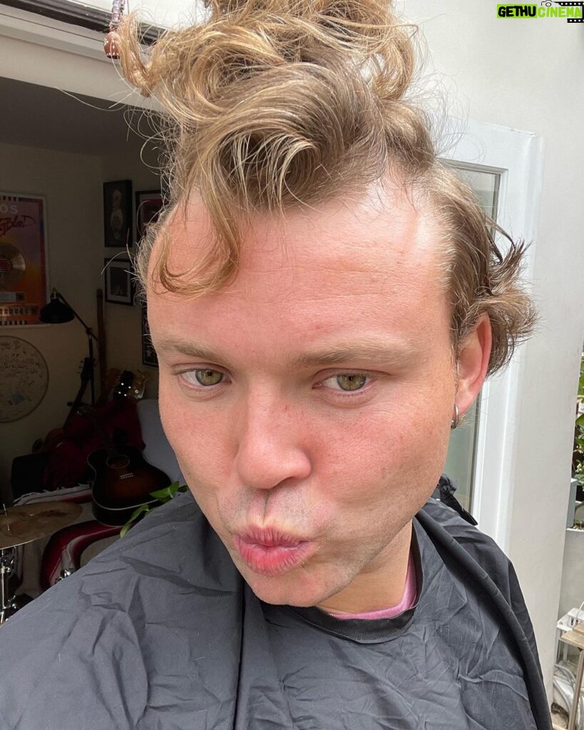 Ashton Irwin Instagram - Haircut time. I have that natural grinchy whoville cuteness ya know what I’m saying? Looking very grinch-esque but in a drummer guy way. Anyways, caption done, on ya bike!! Los Angeles, California