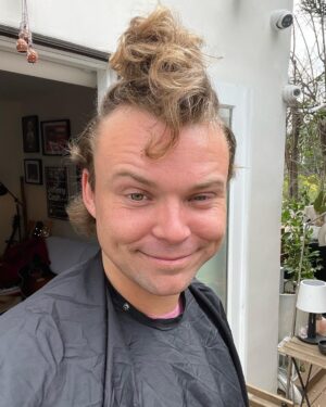 Ashton Irwin Instagram - Haircut time. 
I have that natural grinchy whoville cuteness ya know what I’m saying? Looking very grinch-esque but in a drummer guy way. Anyways, caption done, on ya bike!!