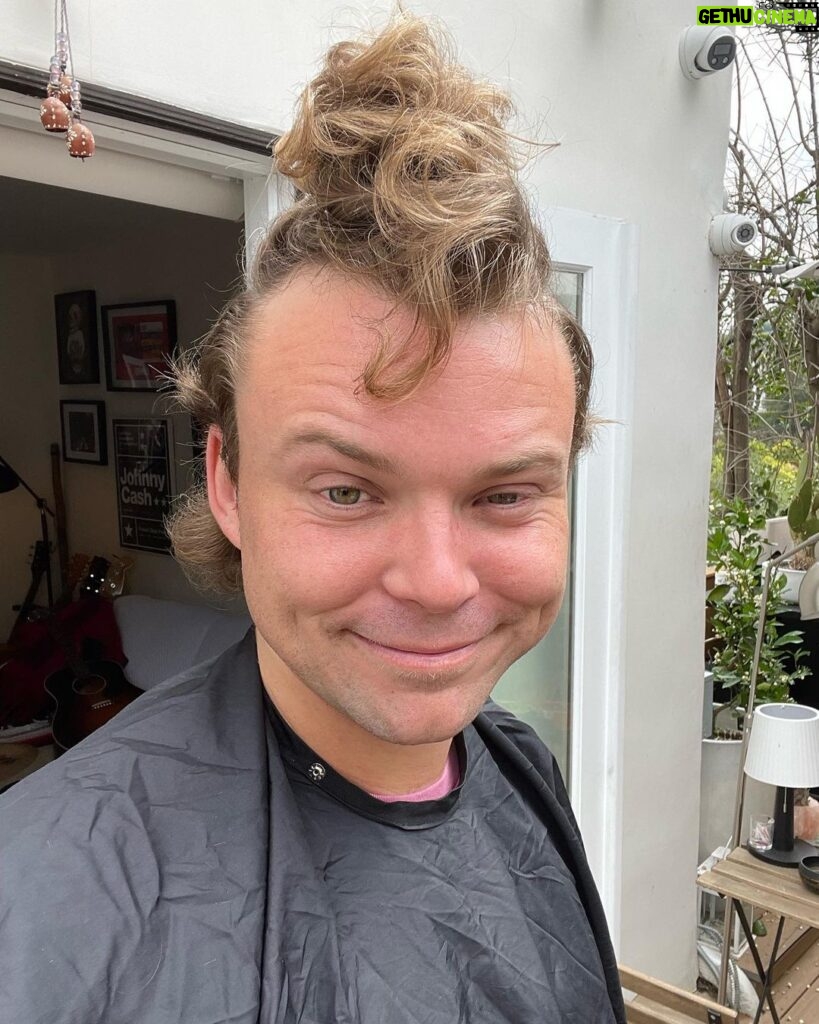 Ashton Irwin Instagram - Haircut time. I have that natural grinchy whoville cuteness ya know what I’m saying? Looking very grinch-esque but in a drummer guy way. Anyways, caption done, on ya bike!! Los Angeles, California