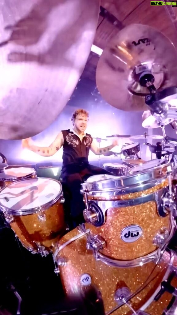 Ashton Irwin Instagram - ⚡YOU DON’T GO TO PARTIES ⚡ you’ve gotta love the power of the bridge and extended outro hook in this song. I feel like I’m playing a mix between a massive country song and David bowies Hero’s. @5sos @dwdrums @vicfirth @evansdrumheads @zildjiancompany