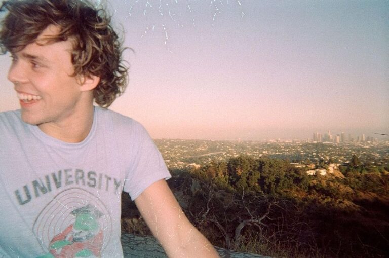 Ashton Irwin Instagram - On the 5SOS shoot for Amnesia at the top of Mulholland in 2014 sometime. Like a flash… Mullholland Drive Hollywood