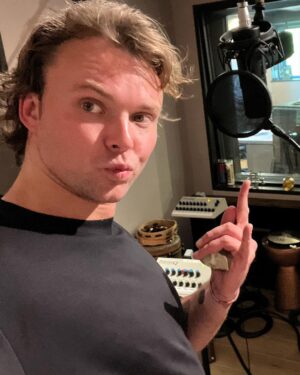 Ashton Irwin Instagram - Hello from the studio!!! …...My days are filled with a lot of change, a lot of travel, a lot of making new music and getting on track for a year or self betterment and creativity ❤️ I spent the back end of last year with my family and I couldn’t be more grateful for those times with them after a few years in a row of touring. 🍻❤️