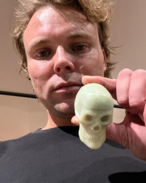 Ashton Irwin Instagram - Hello from the studio!!! …...My days are filled with a lot of change, a lot of travel, a lot of making new music and getting on track for a year or self betterment and creativity ❤️ I spent the back end of last year with my family and I couldn’t be more grateful for those times with them after a few years in a row of touring. 🍻❤️